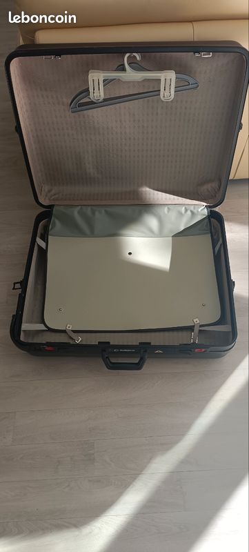 Valise avec vanity (image 3)