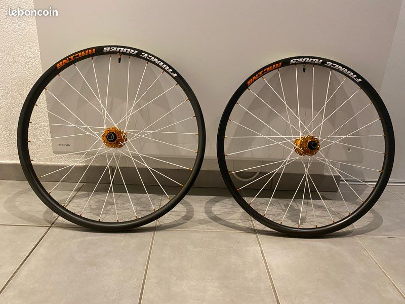 Novatec Set de roues en carbone G24 PRO Disc Center Lock 28