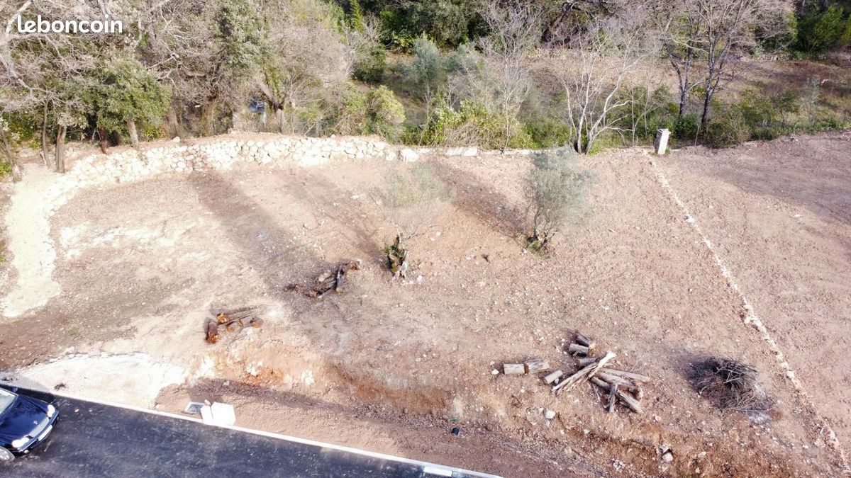 Terrain 725 m² Lorgues · 168 000 €