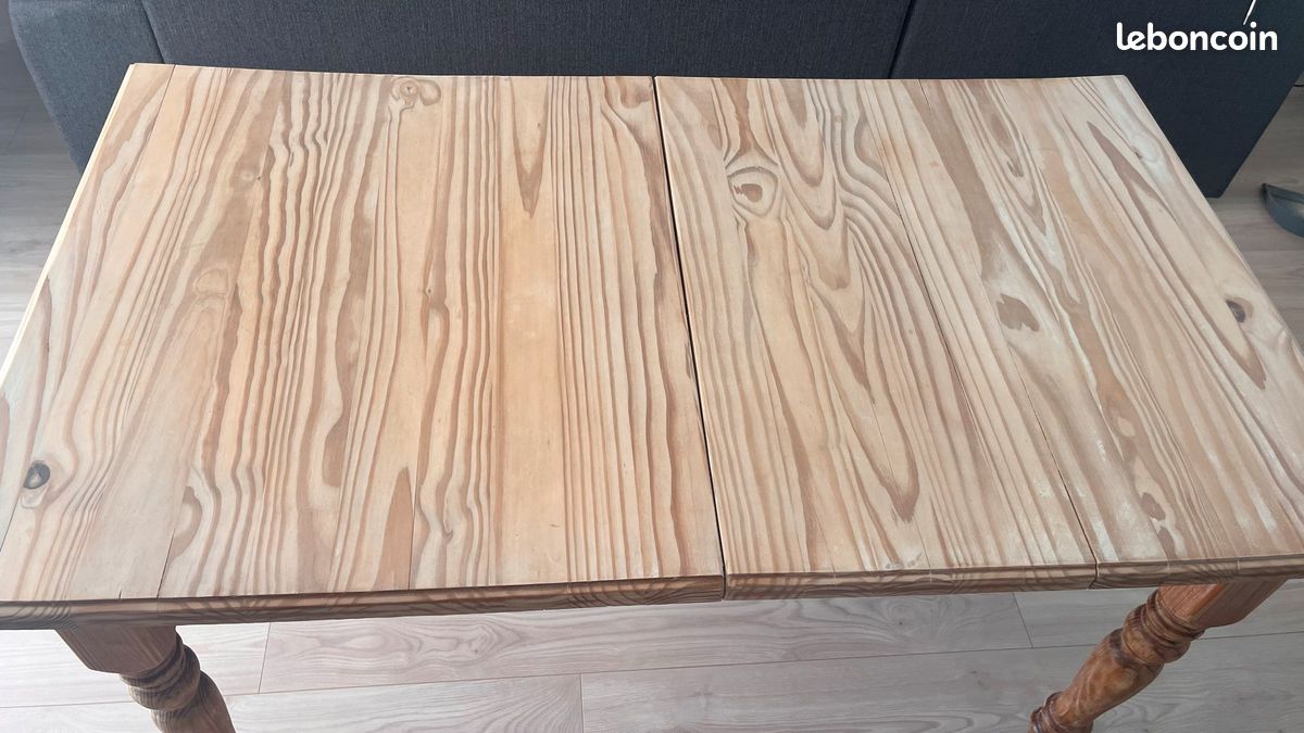 Table en pin massif extensible 4/8 personnes (image 1)