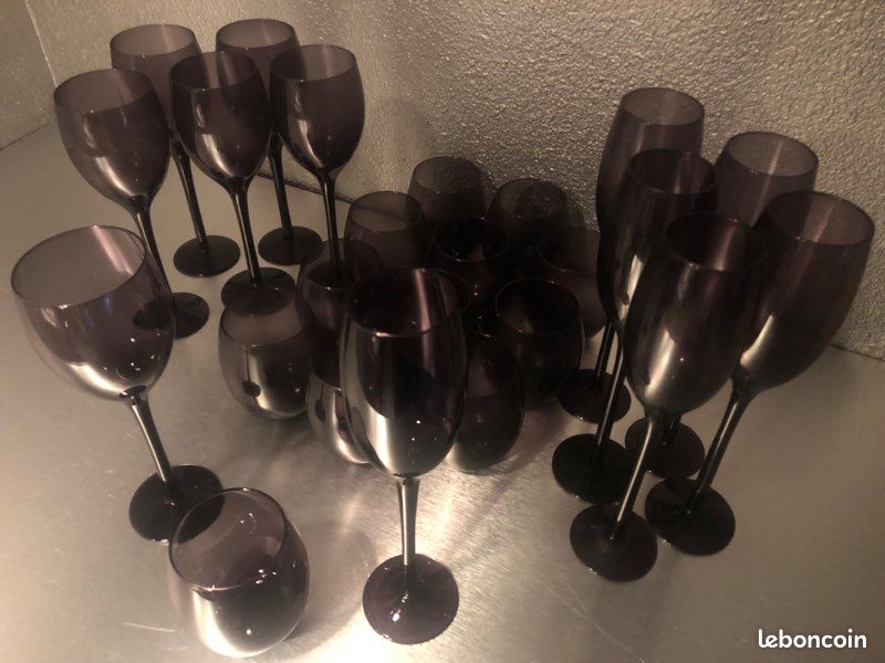 Service complet de verres à eau, vin et champagne couleur Violet (image 3)