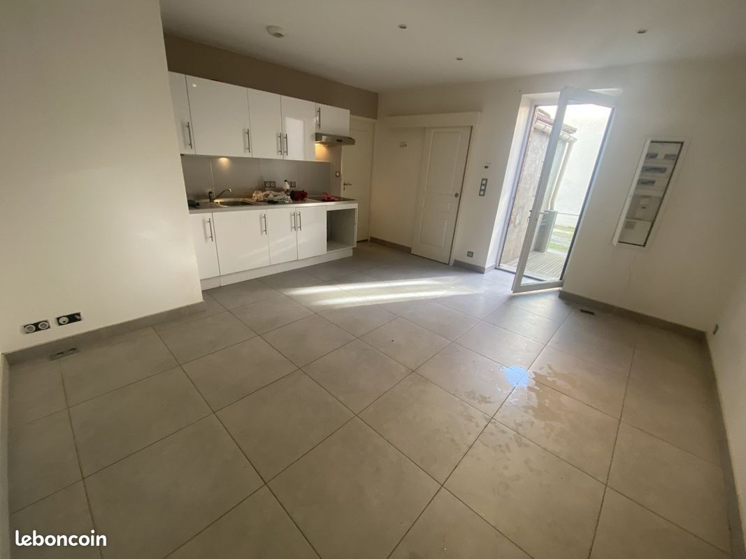 Appartement 2 pièces 35 m² · à Saint-Romain-le-Puy · 35 m² · 437 €