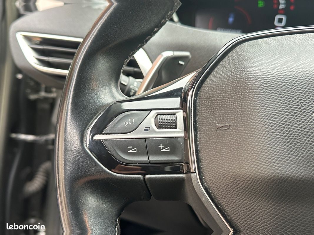 PEUGEOT 5008 PureTech 130ch SS EAT8 Active (image 27)