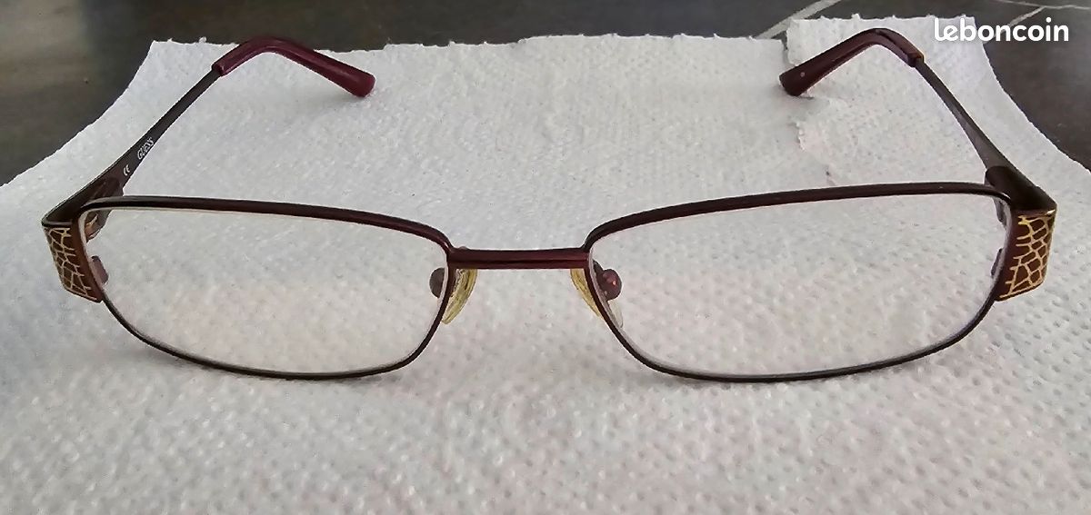 Monture de lunettes guess en parfait état (image 1)