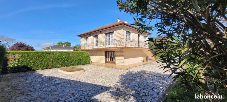 Maison 3 chambres jardin 1500m² "fort potentiel, garage, proche d'Arzacq commerce à pied