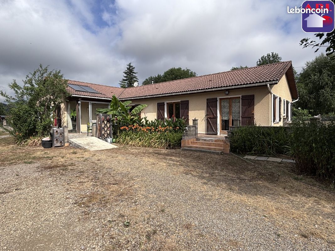 Maison 5 pièces 157 m² · à Espezel · 157 m² · 139 000 €
