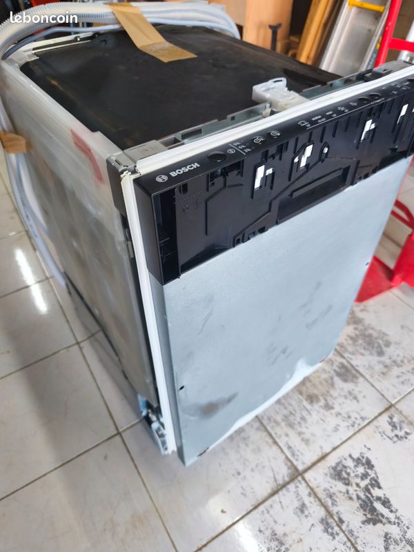 Lave-vaisselle encastrable 45 Bosch (image 1)
