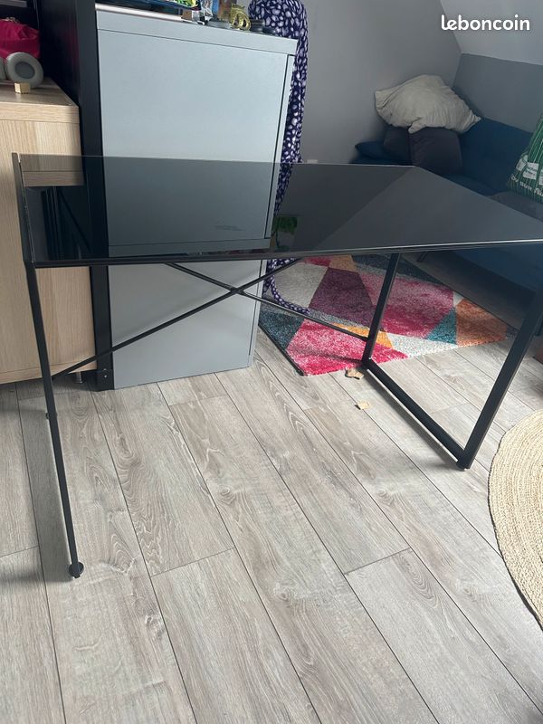 Bureau (image 2)