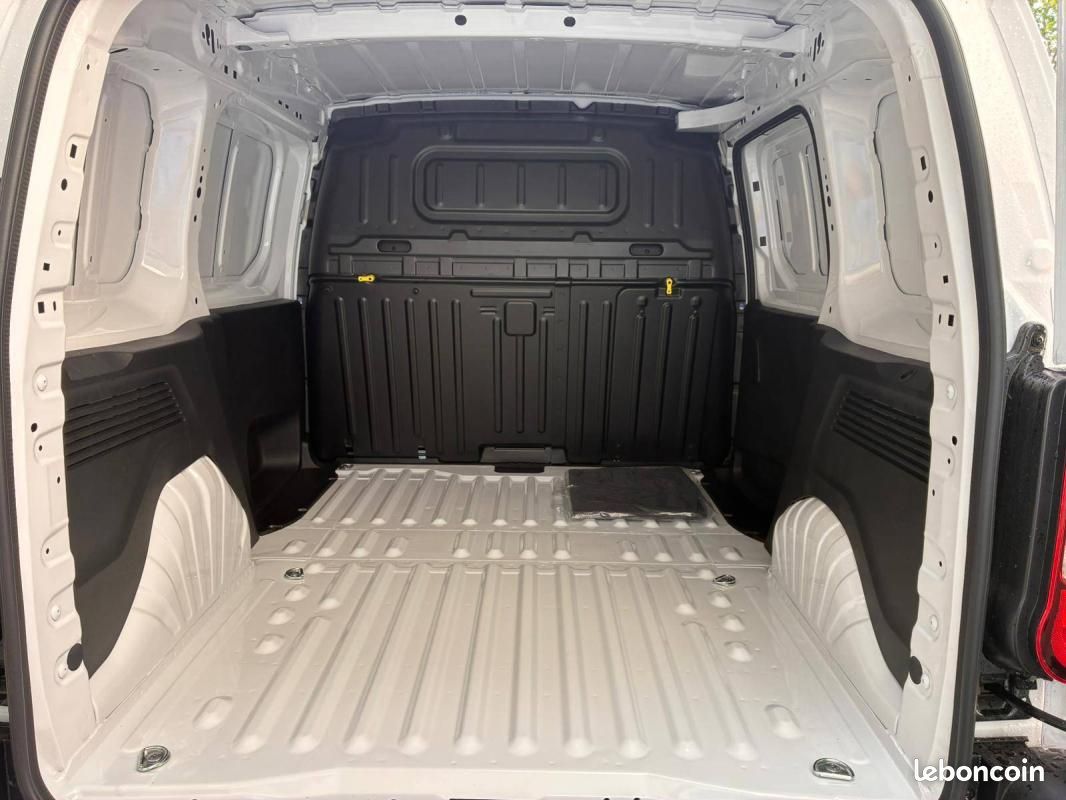 Peugeot Partner Fourgon M HDI 100cv 3Places (image 21)