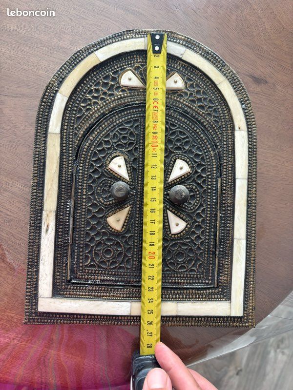 Petit miroir marocain oriental à volets – décor travaillé (image 2)