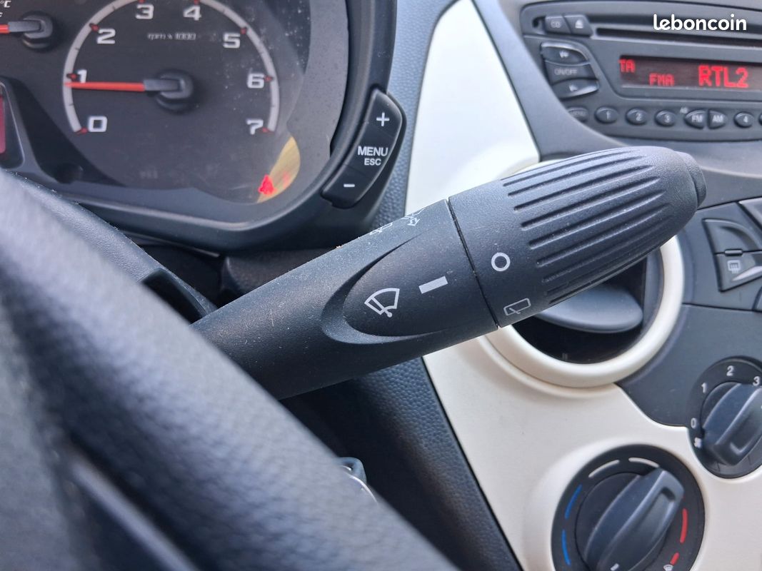 FORD KA 1.2 70 TITANIUm (image 16)