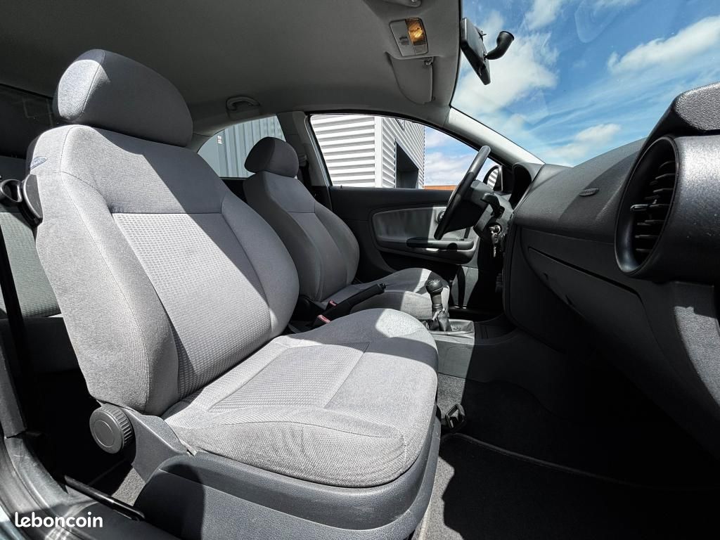SEAT IBIZA 6L - 1.4i 16V - 75ch - Stella Phase 1 (image 16)