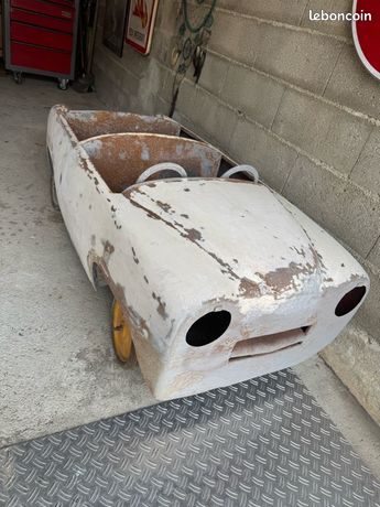 Voiture a pédale ancienne - Jeux & Jouets