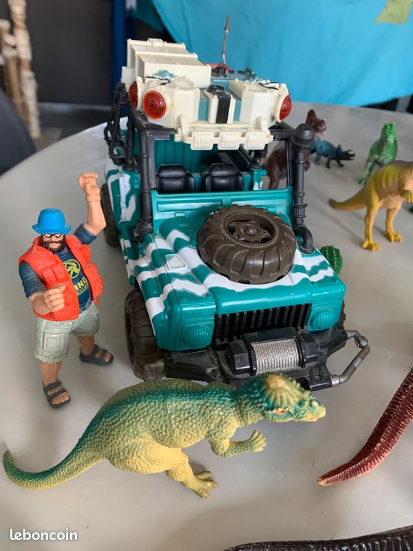 Lot dinosaures + voitures + 1 personnage (image 3)