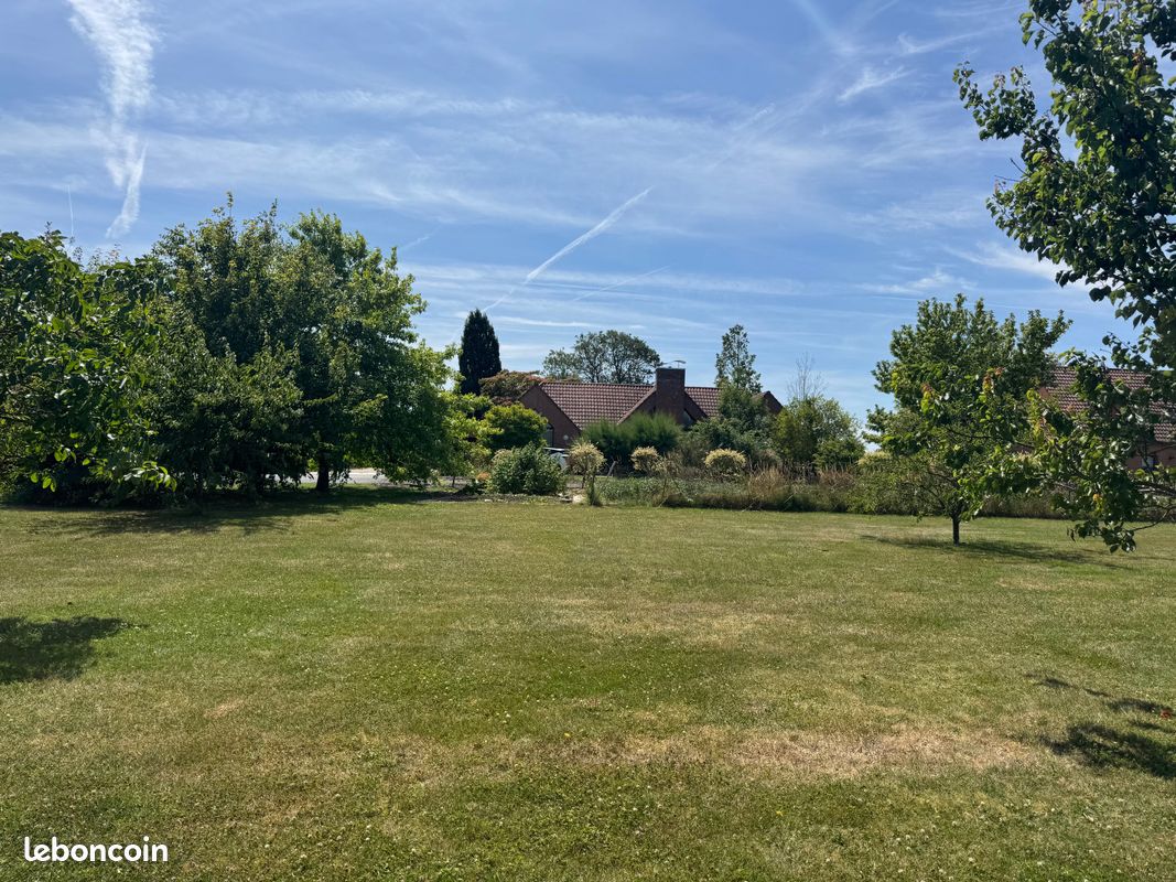 Terrain à bâtir de 708 m² viabilisé en second rang · à Bourghelles · 165 000 €