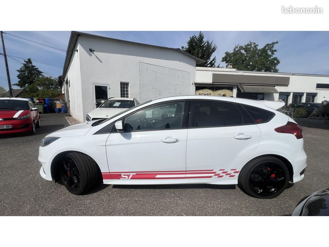 FORD FOCUS ST 2.0 SCTi 250 - ENTRETIEN FORD - GARANTIE 12 MOIS (image 6)