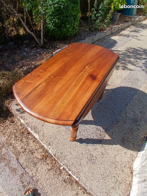 Table en bois (image 3)