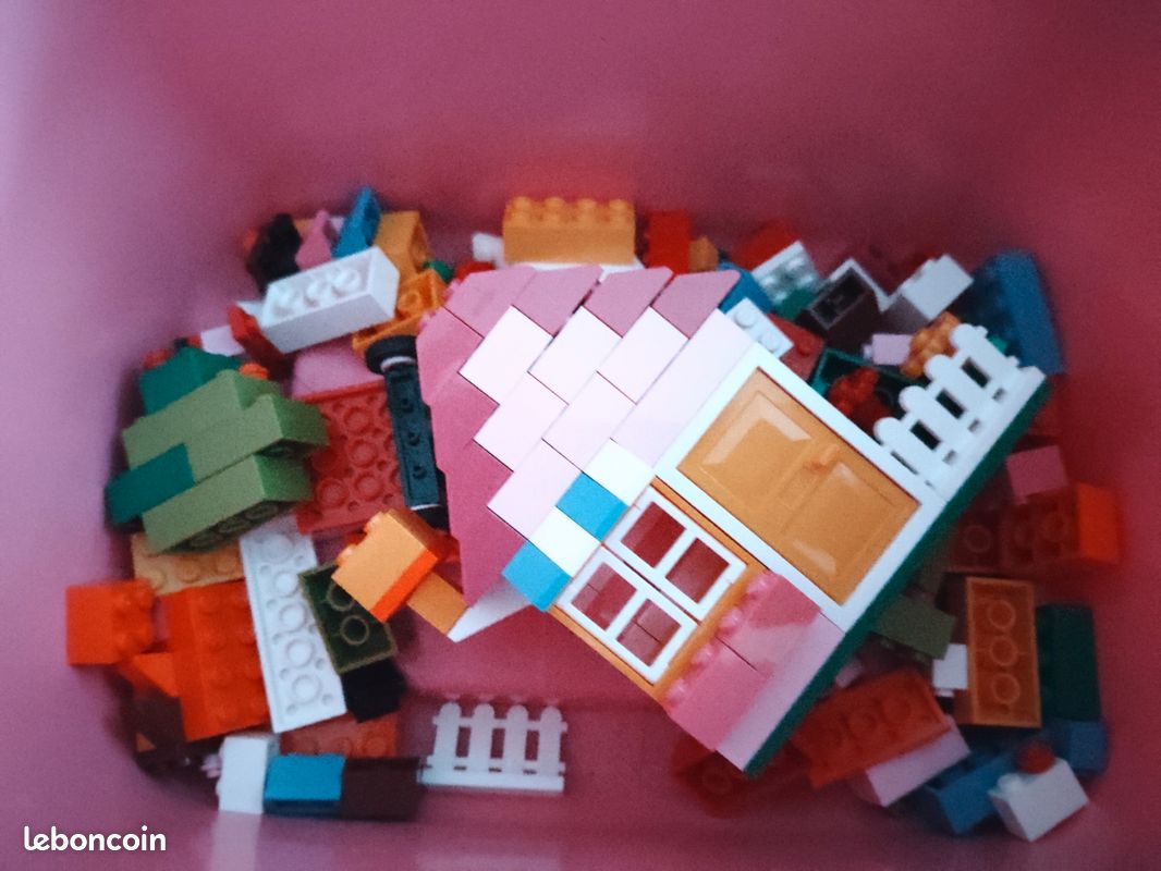 Lego friends (image 1)
