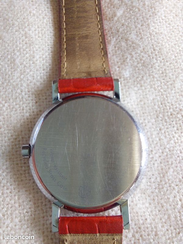 Montre Mondaine rouge (image 4)