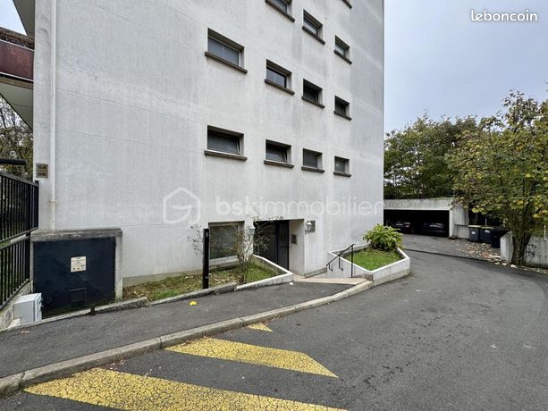 https://img.leboncoin.fr/api/v1/lbcpb1/images/1e/66/3c/1e663c8cadfe998ce33c10506000866d7a260bcd.jpg?rule=ad-image
