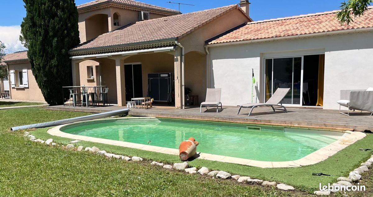 Maison 7 pièces 230 m² · à Montélimar · 230 m² · 1 890 €/mois
