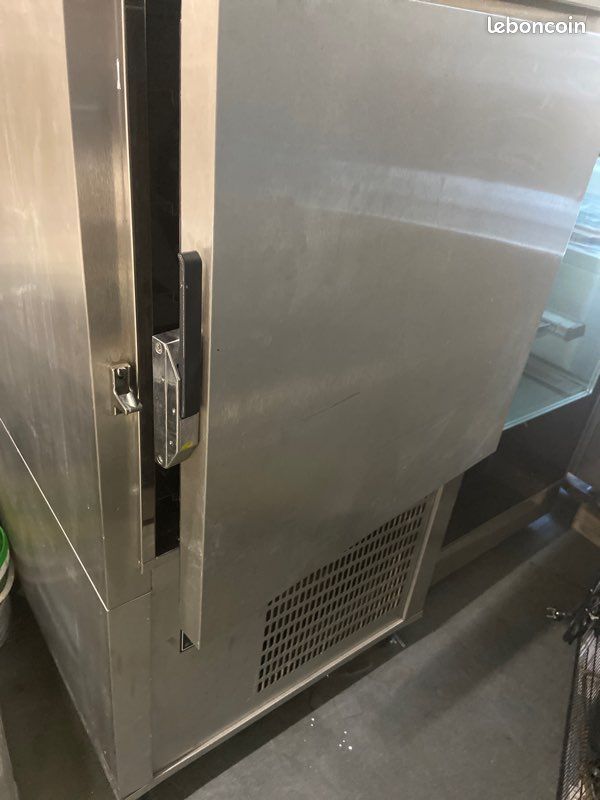 Climatiseur et refroidisseur d'armoire électrique