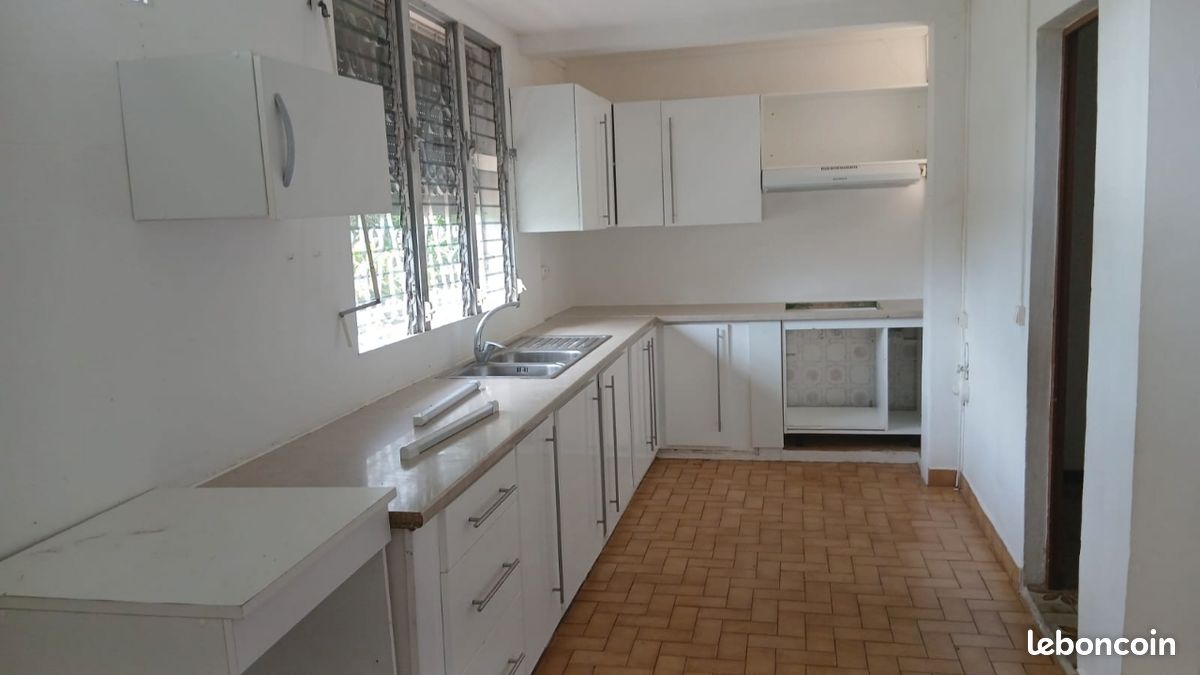 Maison 5 pièces 100 m² · à Le Moule · 100 m² · 850 €/mois