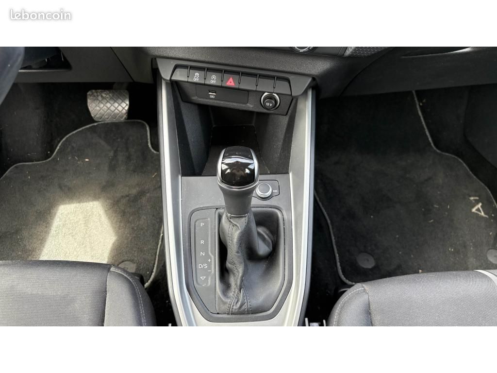 AUDI A1 Sportback - 1.0 30 TFSI 116ch Boite Auto Business line / Garantie 12 mois / Pneus AV neufs (image 24)