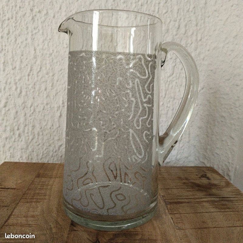 Pichet vintage verre ciselé hauteur 21 cm (image 1)