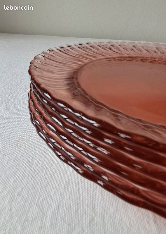 Lot De 6 Assiettes Plates Vintage – Verre Rose – Arcoroc – État D'occasion