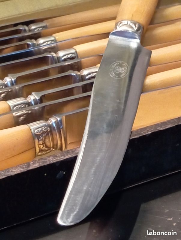 Collection De Couteaux Anciens - Manche Corne Et Lame Inox - Occasion