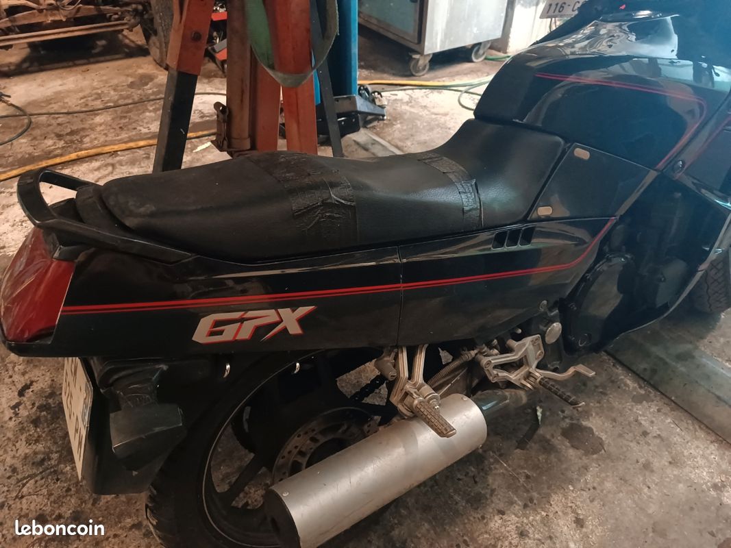 Kawasaki gpx750R (image 3)