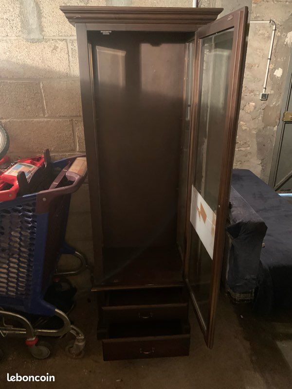 Commode (image 1)