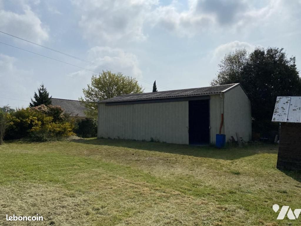 Terrain 933 m² · à Montreuil-sur-Loir · 933 m² · 94 320 €
