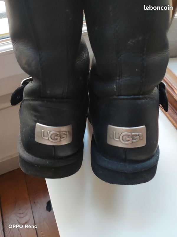Bottes en cuir fourrées UGG (image 2)