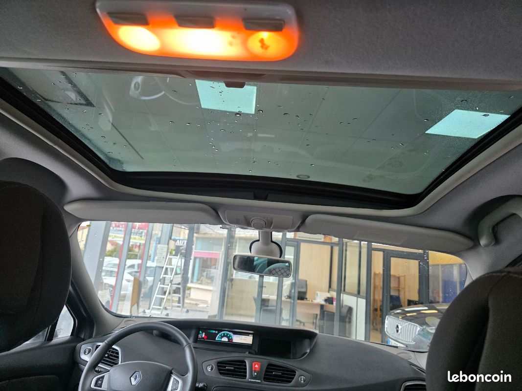 Renault scenic 3 1.6 dci - 16v turbo annee 2011 222000 (image 9)
