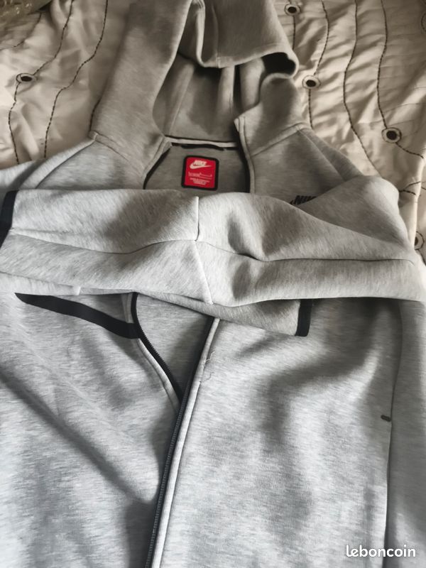 Nike tech (image 4)