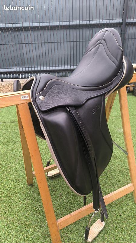 Économiseur De Siège En Laine Mérinos Roma Noir Pour Selle 17 Pouces – Occasion