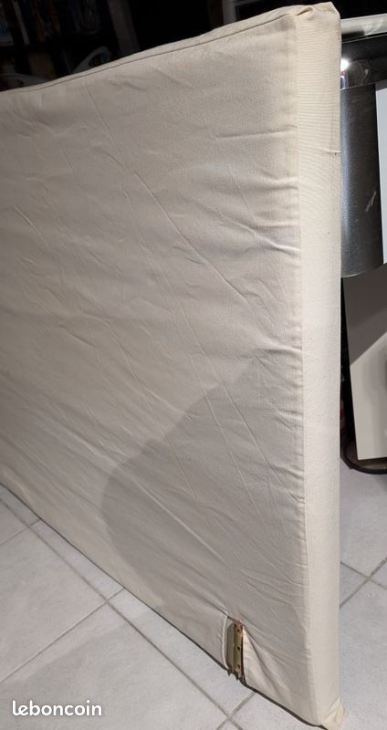 Tete de lit en tissu (image 2)