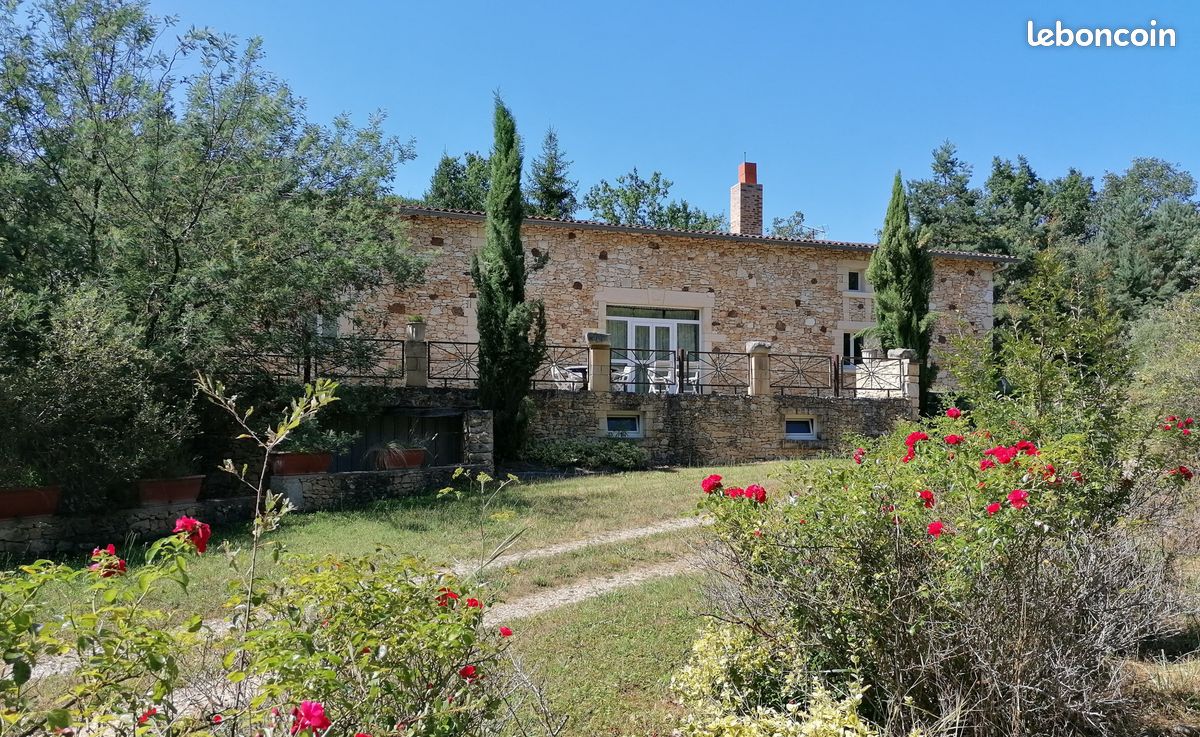 Propriété 10 pièces 346 m² (image 1)