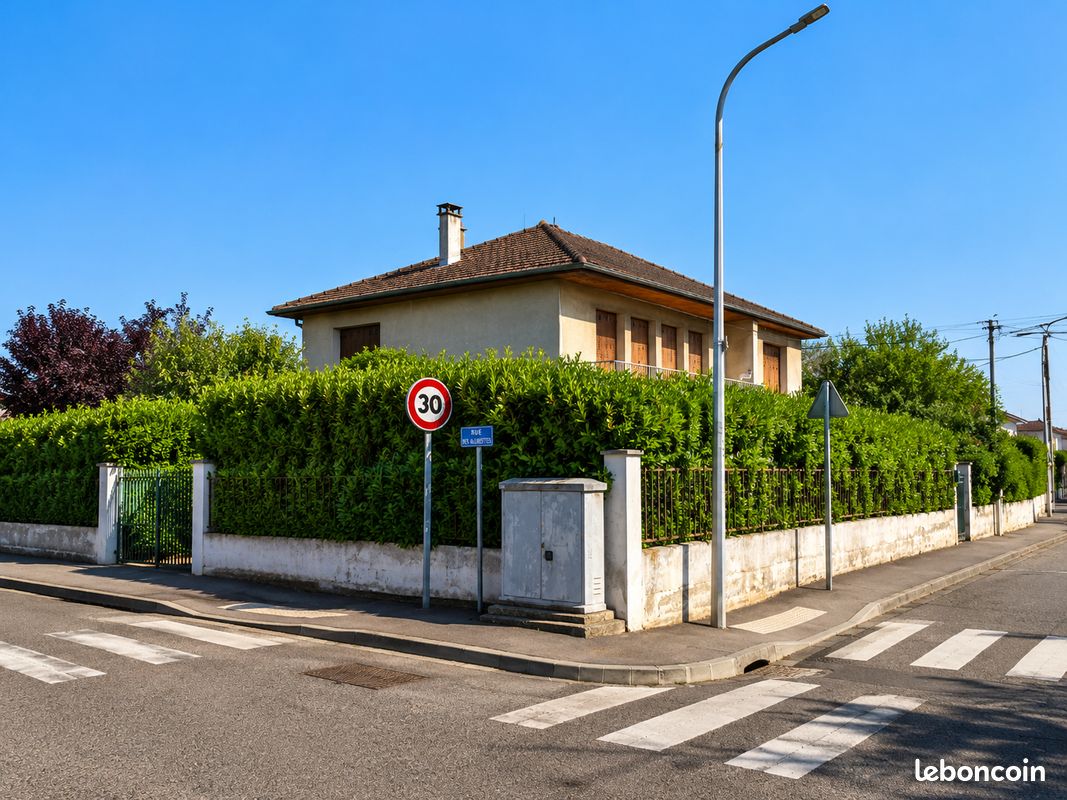 Maison 5 pièces 192 m² · à Saint-Bonnet-de-Mure · 192 m² · 369 000 €
