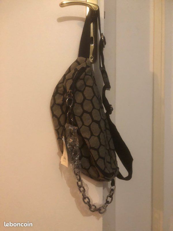 Sac banane Carpisa noir (image 1)