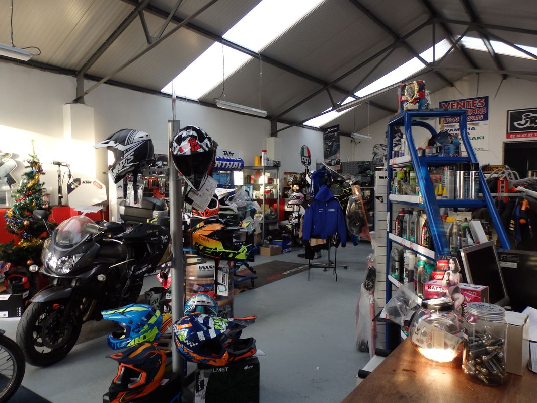 Garage, atelier et magasin cycles motos - Bureaux & Commerces
