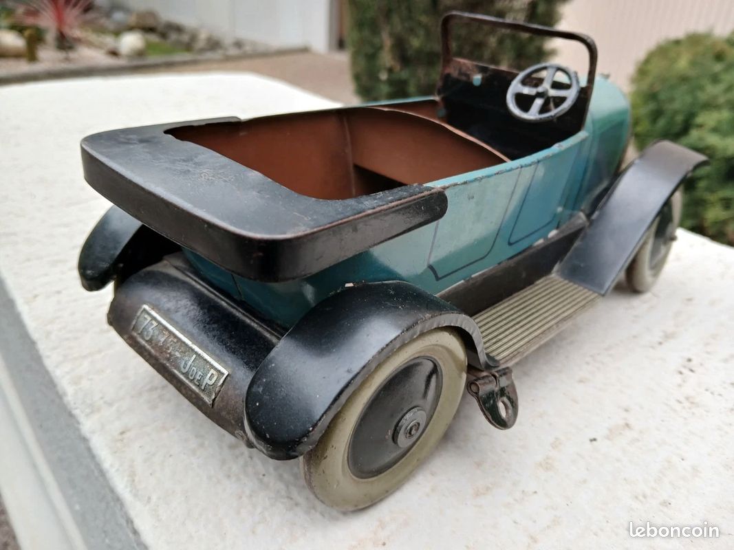 Jouet Ancien Voiture Mécanique En Tôle CIJ - JRD - JEP, époque