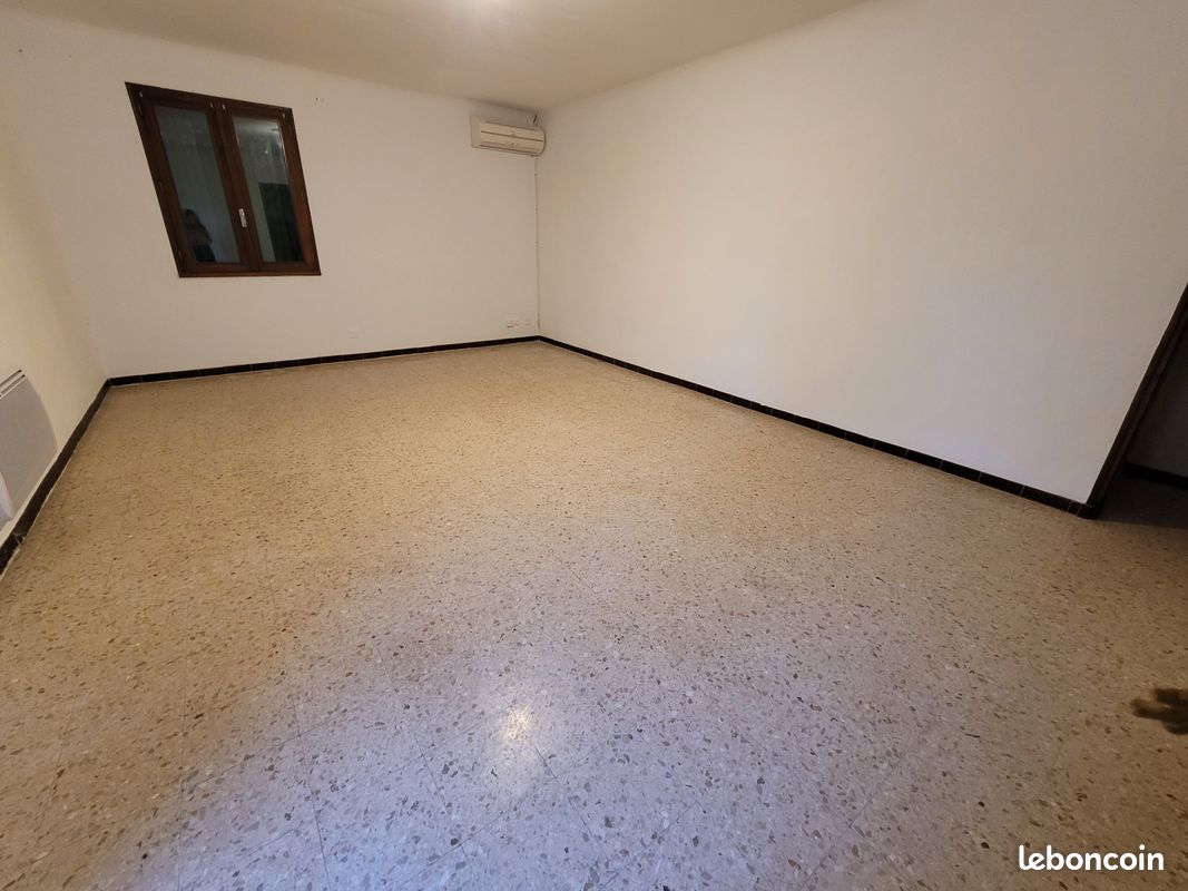 Maison 4 pièces 73 m² · aux Angles · 72,8 m² · 1 200 €/mois
