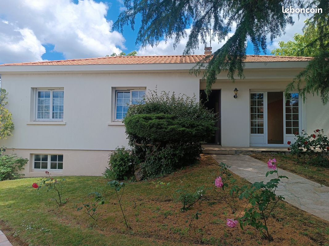 Maison 5 pièces 112 m² · à Saint-Christophe-du-Bois · 112 m² · 195 000 €