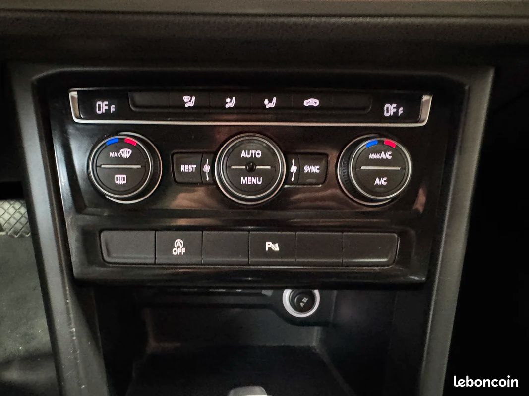 Volkswagen TOURAN 1.6 TDI 115cv DSG7 Confortline / Caméra de Recul / Régulateur de vitesse (image 33)