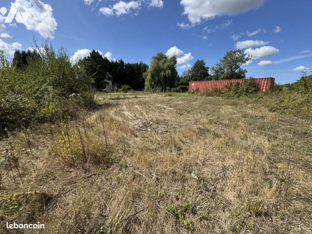 Terrain 1652 m² · à Saint-Benoît-d'Hébertot · 1 652 m² · 147 700 €