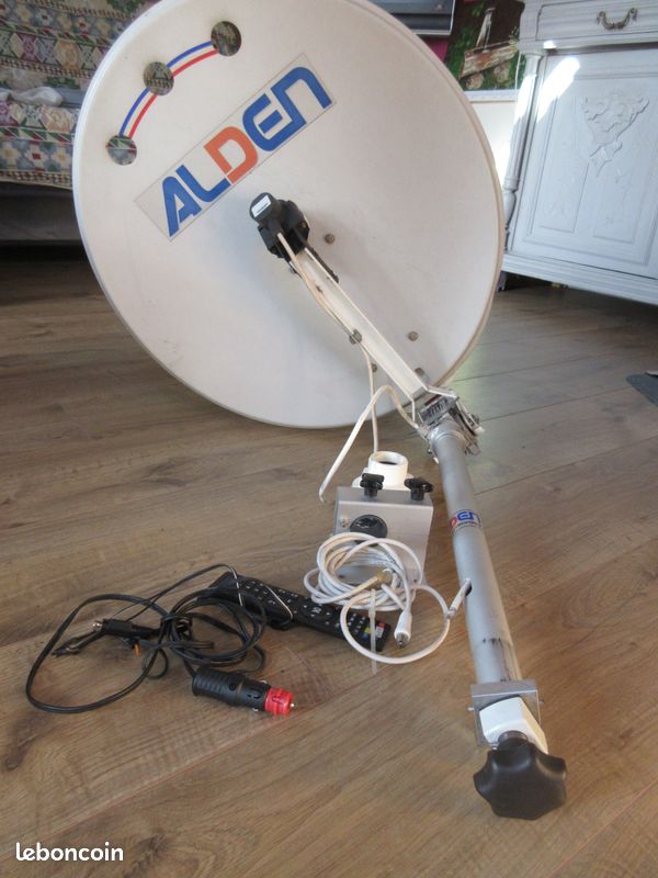 ANTENNE SATELLITE PLATE MSAT330 AVEC DÉMO TNT POUR CAMPING CAR