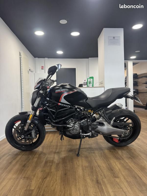 Ducati Monster 821 (image 3)